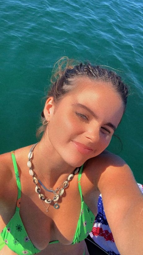 Sophie Slape OnlyFans Model Bilder