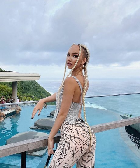 Yana fire NurlyFans-Pornos