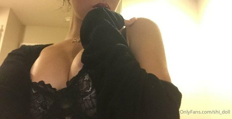 Shi Doll Nacktbilder von OnlyFans