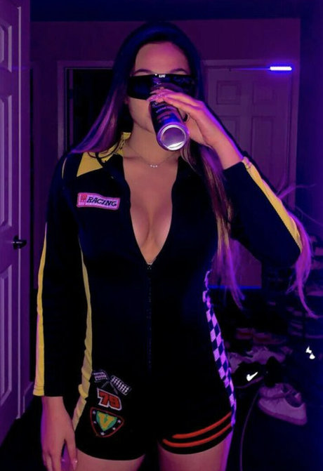 Carly Wong OnlyFans gratis