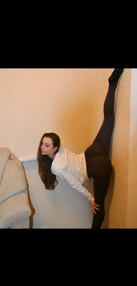 Elena Deligioz OnlyFans Leaj