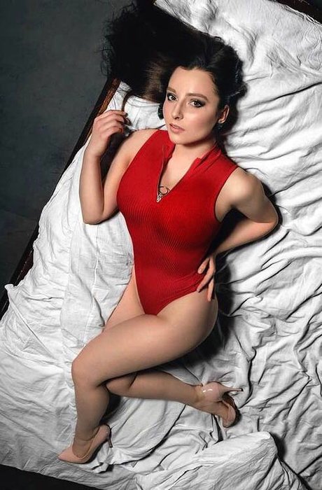 zierliche asiatische onlyfans kostenlos sexy Foto