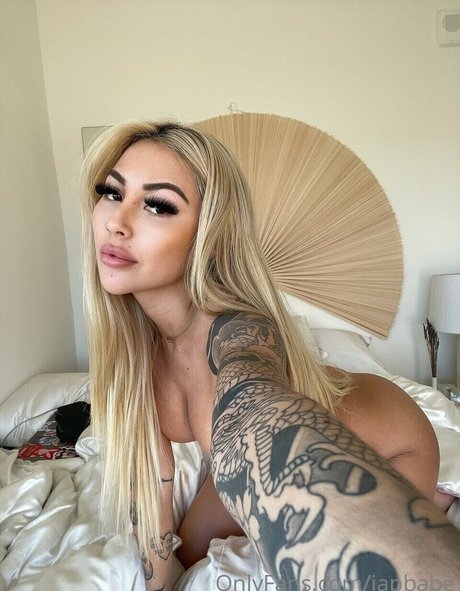 Sarahivxx OnlyFans Brüste Bild