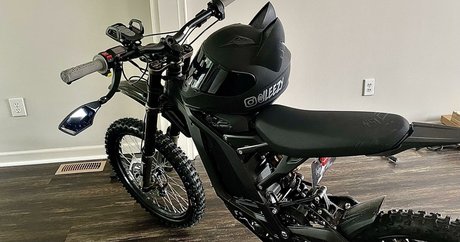 Curly Exotic Nacktbilder von OnlyFans