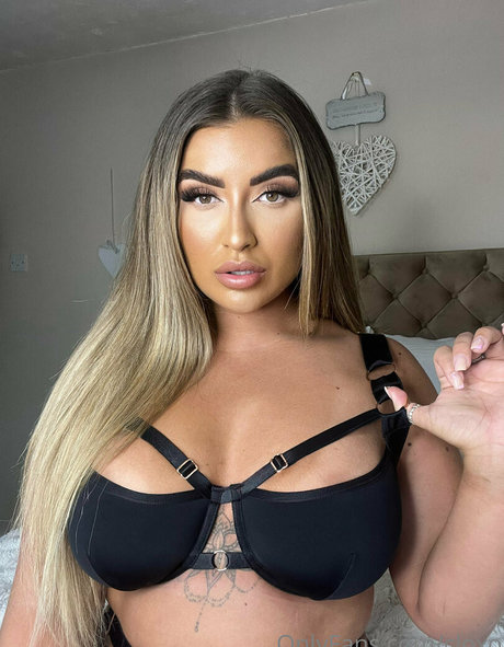 Chloe Fleming OnlyFans Beiträge