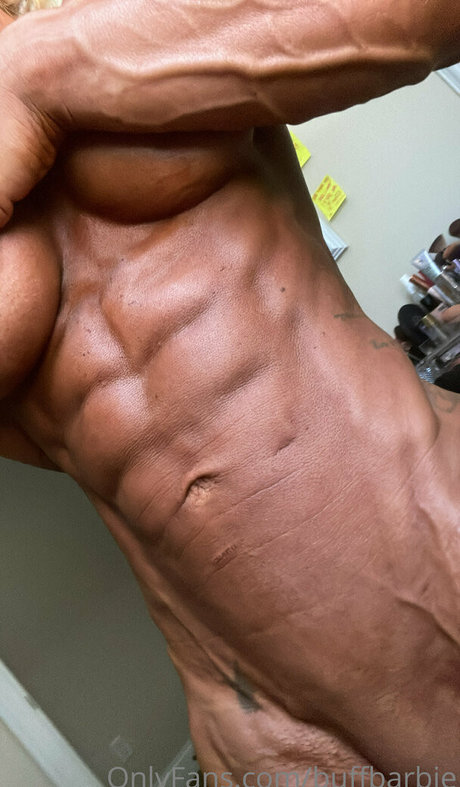 buffbarbie OnlyFans Pornografie