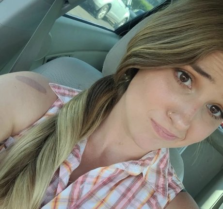 Lizzie All Day Nacktpornos auf OnlyFans