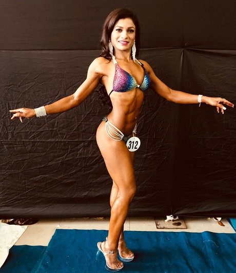 Mona Bhavsar OnlyFans Beiträge