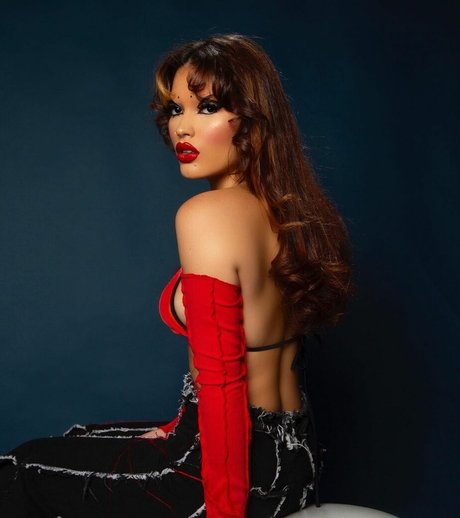 Maxine Ashley Brüste OnlyFans