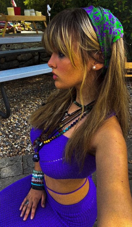 Ember Vail Nacktbilder von OnlyFans