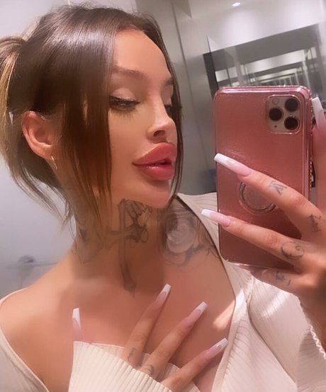 lola official OnlyFans Bilder geleakt