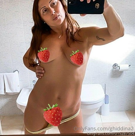 Ghiddina Nacktbilder von OnlyFans geleakt