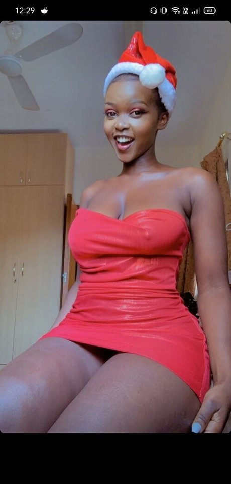 Kellytumtum Oben ohne OnlyFans