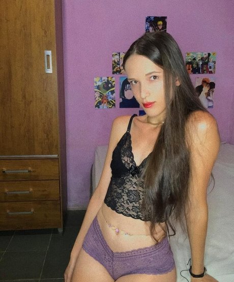 Gemeas Marina OnlyFans Striptease