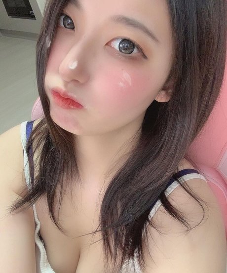 azuan2001 OnlyFans Striptease