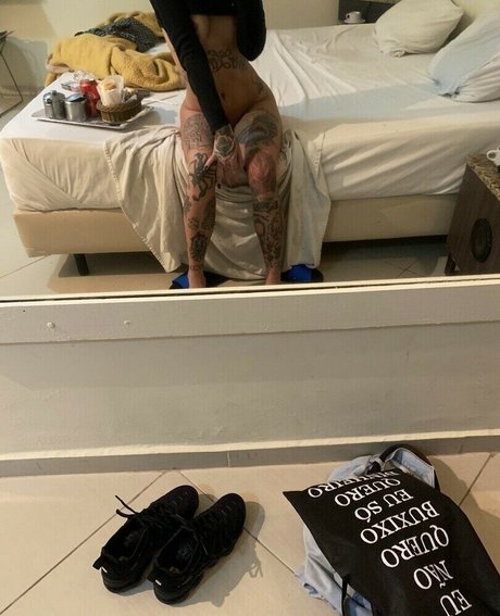 Psiubabi Oben ohne OnlyFans