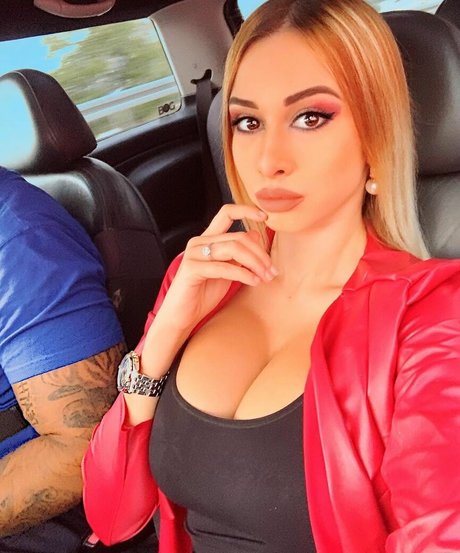 Elena Dostic OnlyFans Striptease