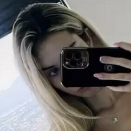 angelenarowex Leaks von Nacktbildern auf OnlyFans