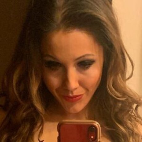 Sophie Mei Lan Oben ohne OnlyFans