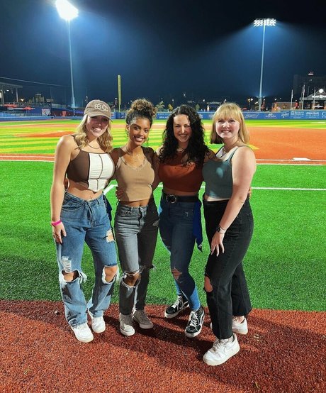 riesige titten milf onlyfans schön Bild