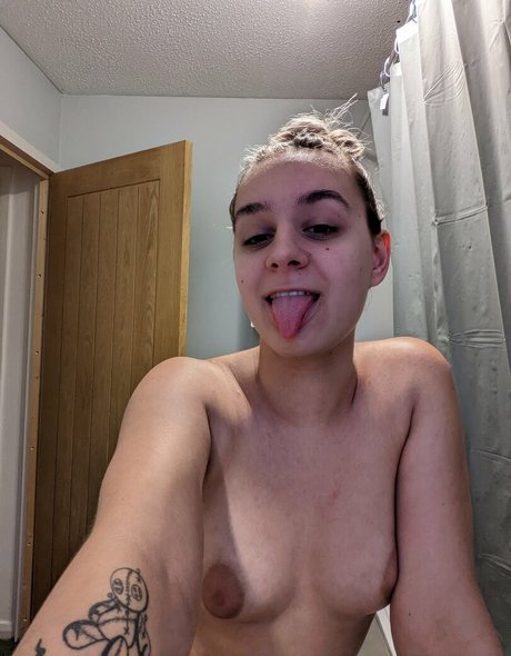 goth kitten OnlyFans kostenlos