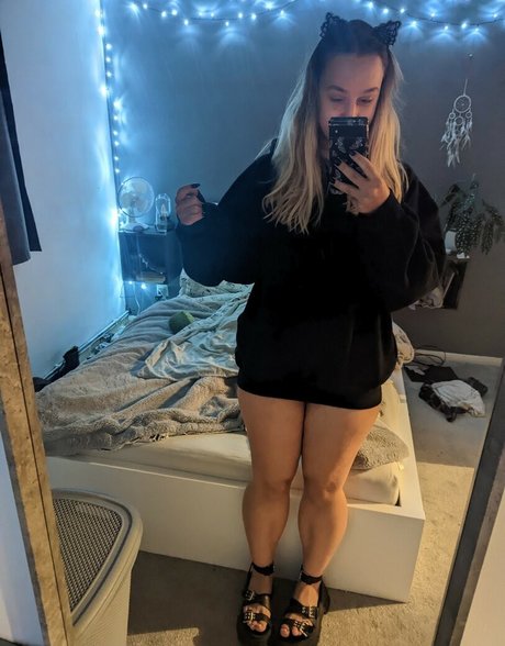 goth kitten Profilbild