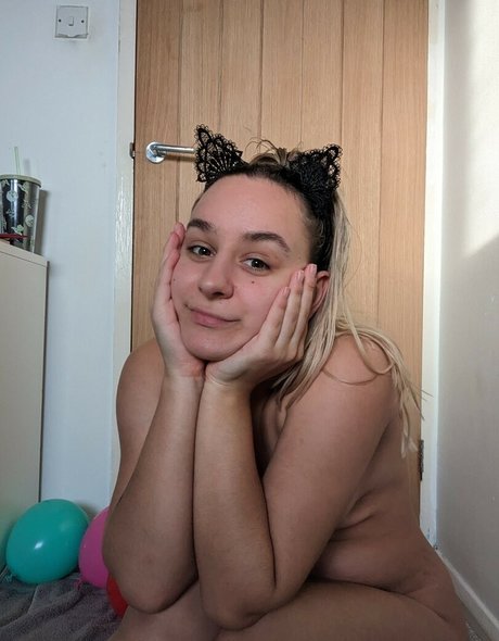 goth kitten Nackt OnlyFans