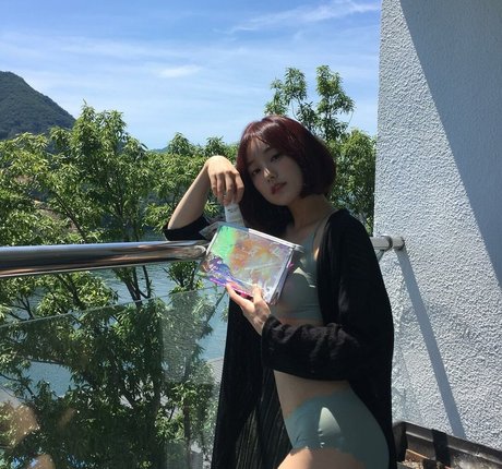 qls1226 OnlyFans nackte Brüste