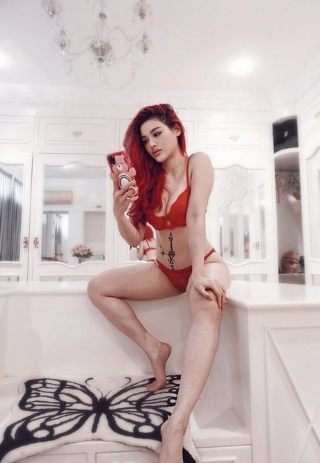 Pearja Nacktpornos auf OnlyFans