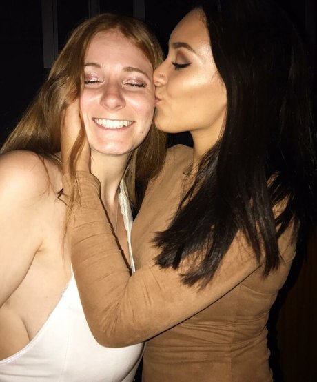 ebenholz-squirt onlyfans heiß nackt Galerie