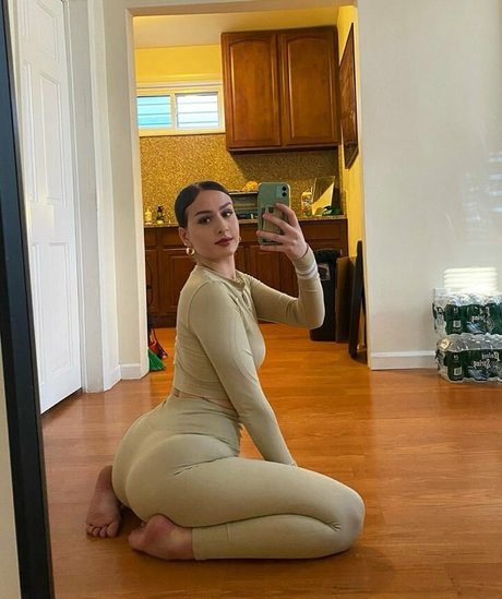 Albanianbarbie Nacktpornos auf OnlyFans