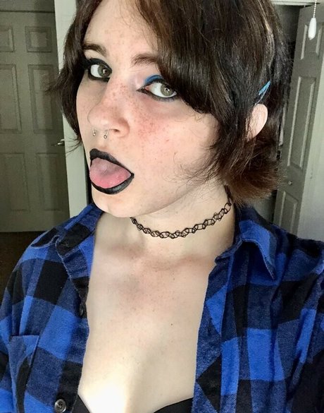 Scarlet Skeie XXX OnlyFans