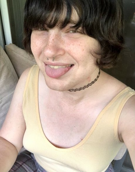 Scarlet Skeie Nacktbilder auf OnlyFans