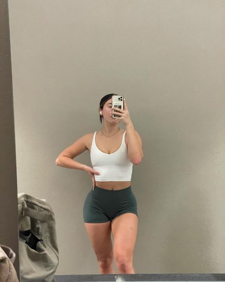 Courtney Dow OnlyFans Leaks