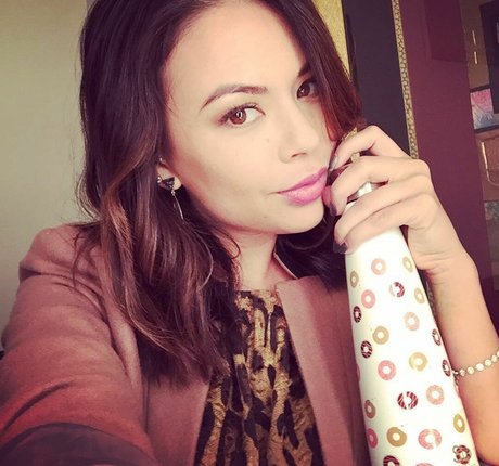 Janel Parrish OnlyFans Nacktbilder