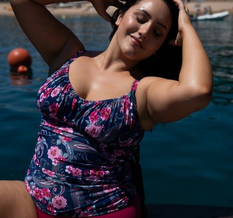 Yasmine MInovski OnlyFans Modelfoto