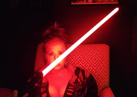 Rawrist Neues OnlyFans