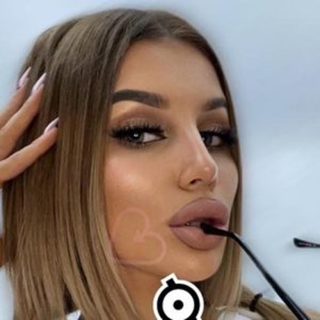 Luxurydoll Nacktpornos auf OnlyFans