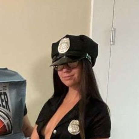 Nudiststreamer OnlyFans Brüste Bild