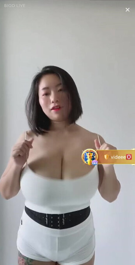 Saranrom OnlyFans Fotos