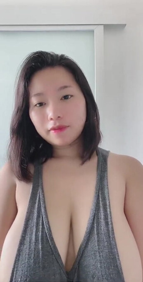 Saranrom Nacktbilder-Leaks von OnlyFans