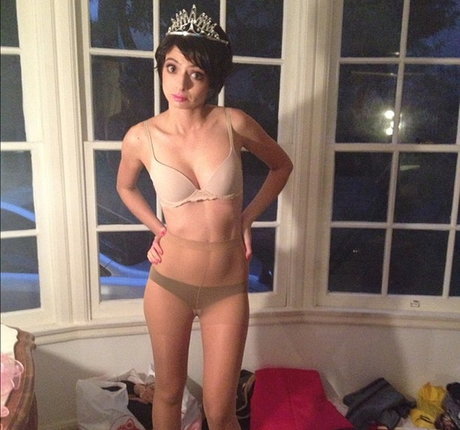 Kate Micucci Heiße OnlyFans Inhalte