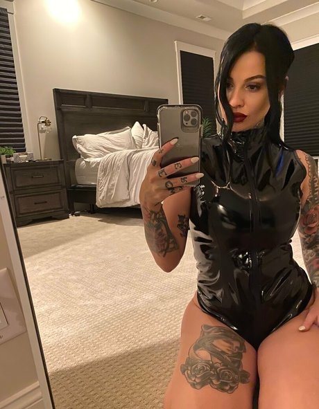 Zahrainchains XXX OnlyFans