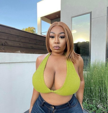 brittney tonee OnlyFans Bilder