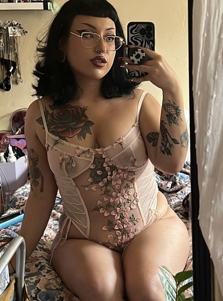 Damnitselin OnlyFans geleakt.