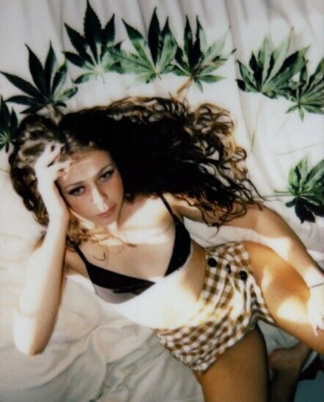 Aspen Avery OnlyFans Model Bilder