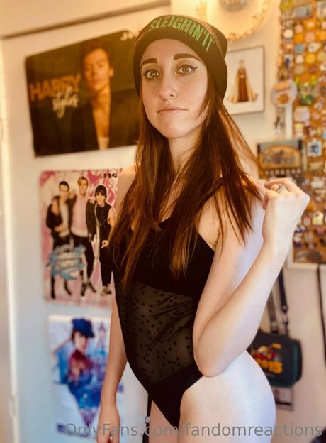 FandomReactions OnlyFans-Leaks