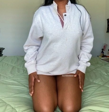 HardForDemi Kostenlose OnlyFans-Inhalte