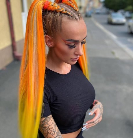 Daisy Lee Oben ohne OnlyFans