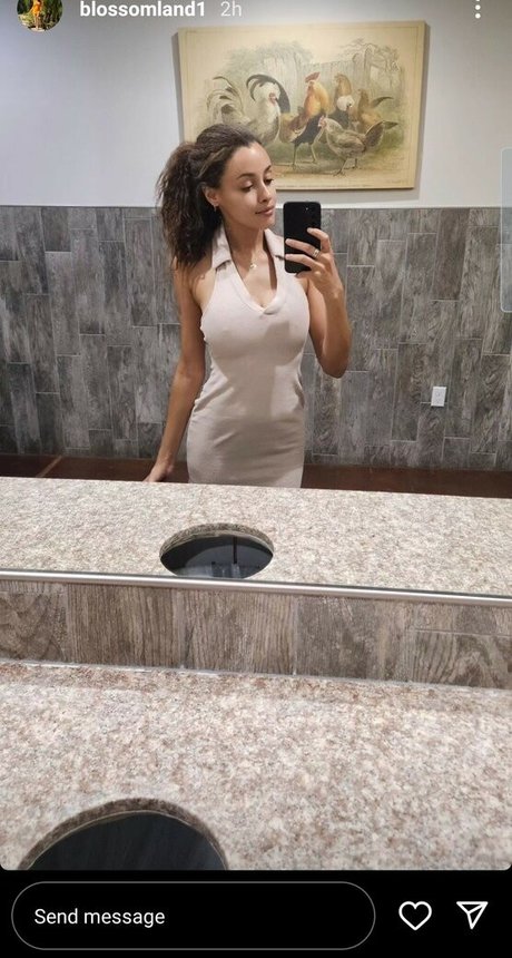 Daisey Wilks Blossoms Nacktbilder von OnlyFans